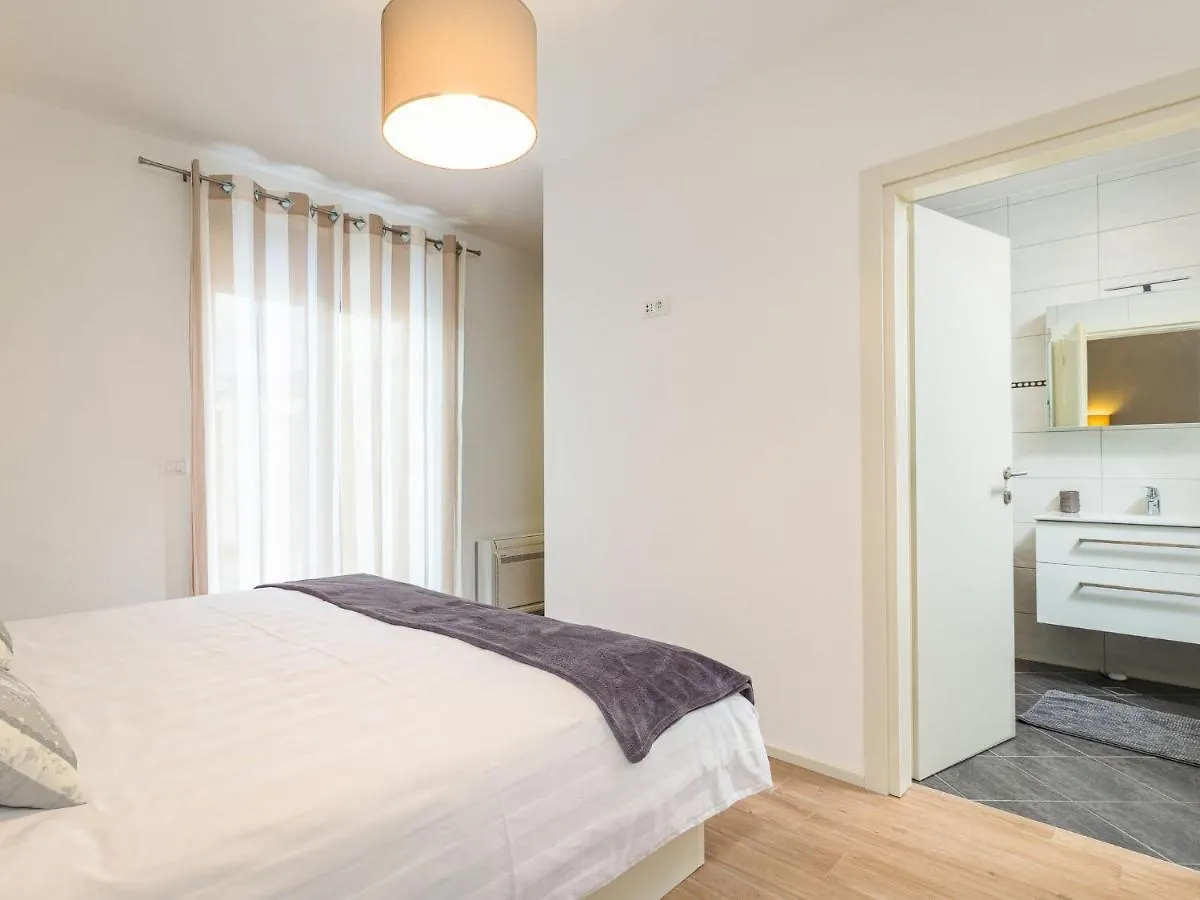 Holiday Home Villa Mala Halu By Interhome Gracisce
